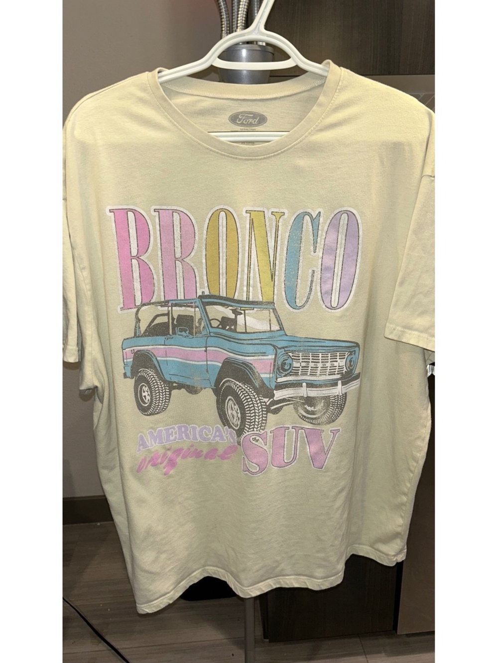 Ford Bronco Licensed Pastel Retro Graphic Tee XXL American SUV Vintage Style